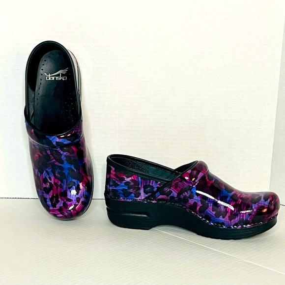 Dansko Shoes - Dansko Clogs